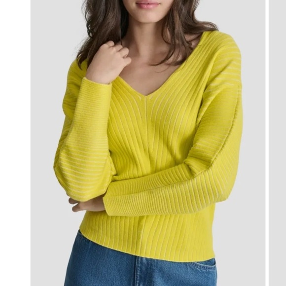 Transfer Rib V-Neck Sweater
DKNY acid yellow - Picture 1 of 4